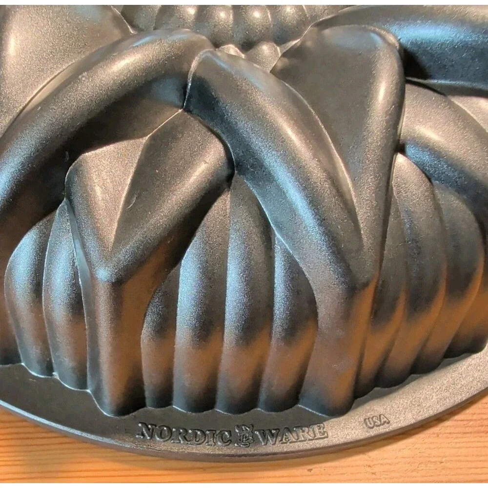 NordicWare SUNFLOWER Bundt Cake Pan Mold 10 Cup Aluminum USA Floral Bakeware
